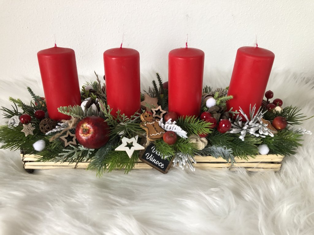 Vánoční adventní věnce na stůl